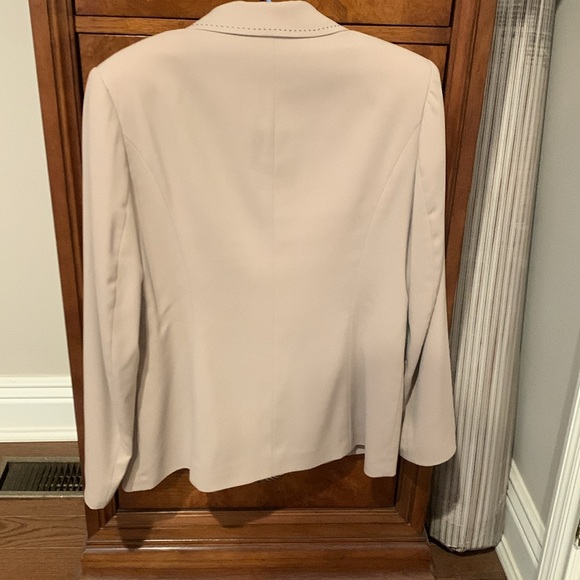Epic New York beige blazer with dark brown stitching size 4 - Picture 3 of 5